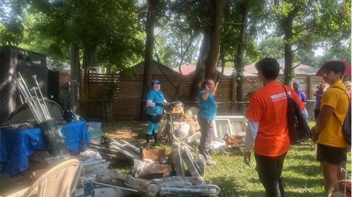 Wood College of Osteopathic Medicine students doing community service work