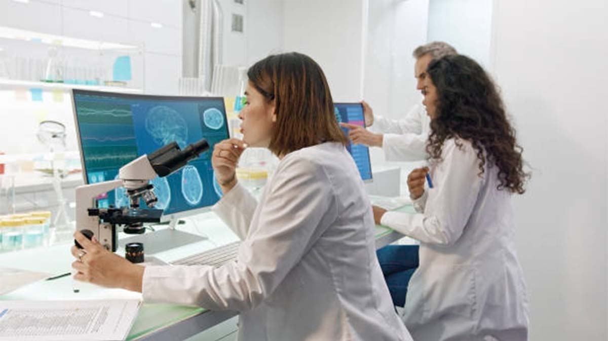 Medical Students in Lab