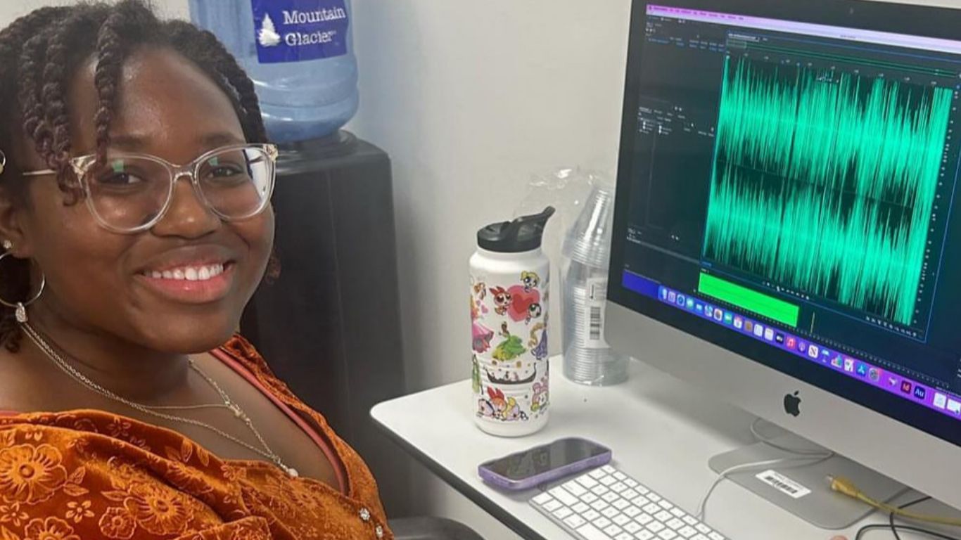 Communication Major at Computer