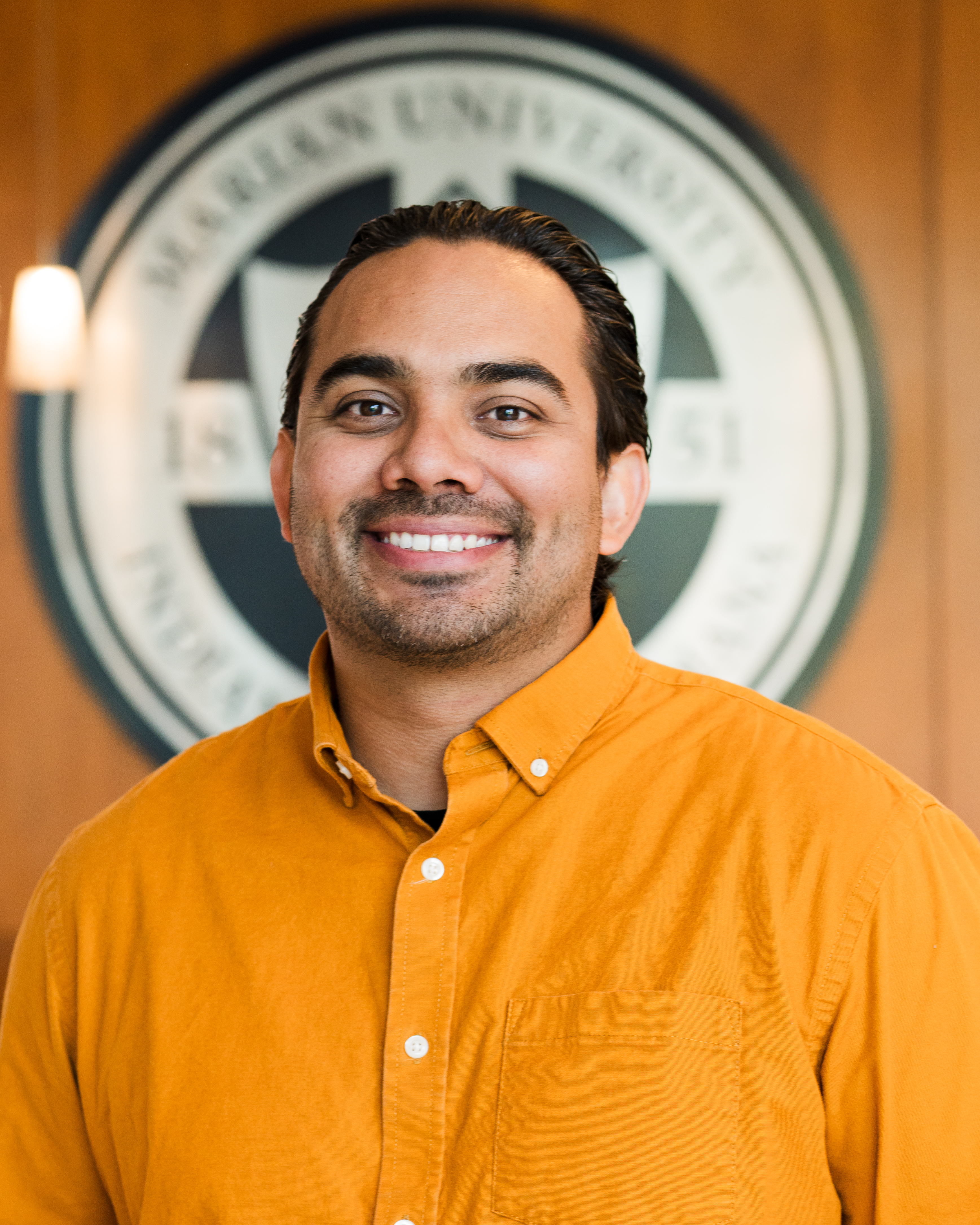 Daniel Flores Headshot