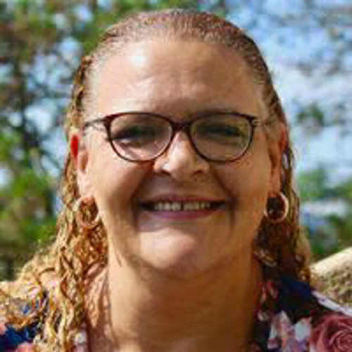 Karen Woods Headshot