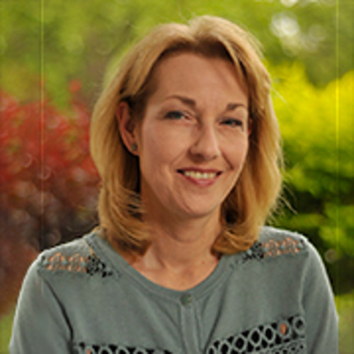Victoria Hall Headshot